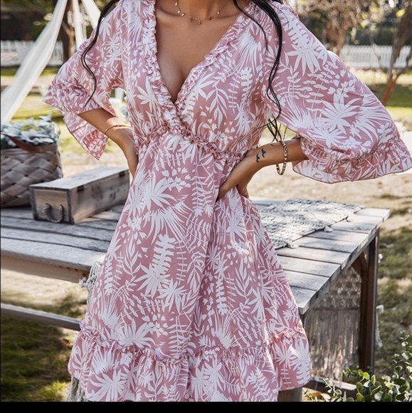 Mauve/White Floral V-Neck Mini Dress - Picture 4 of 4